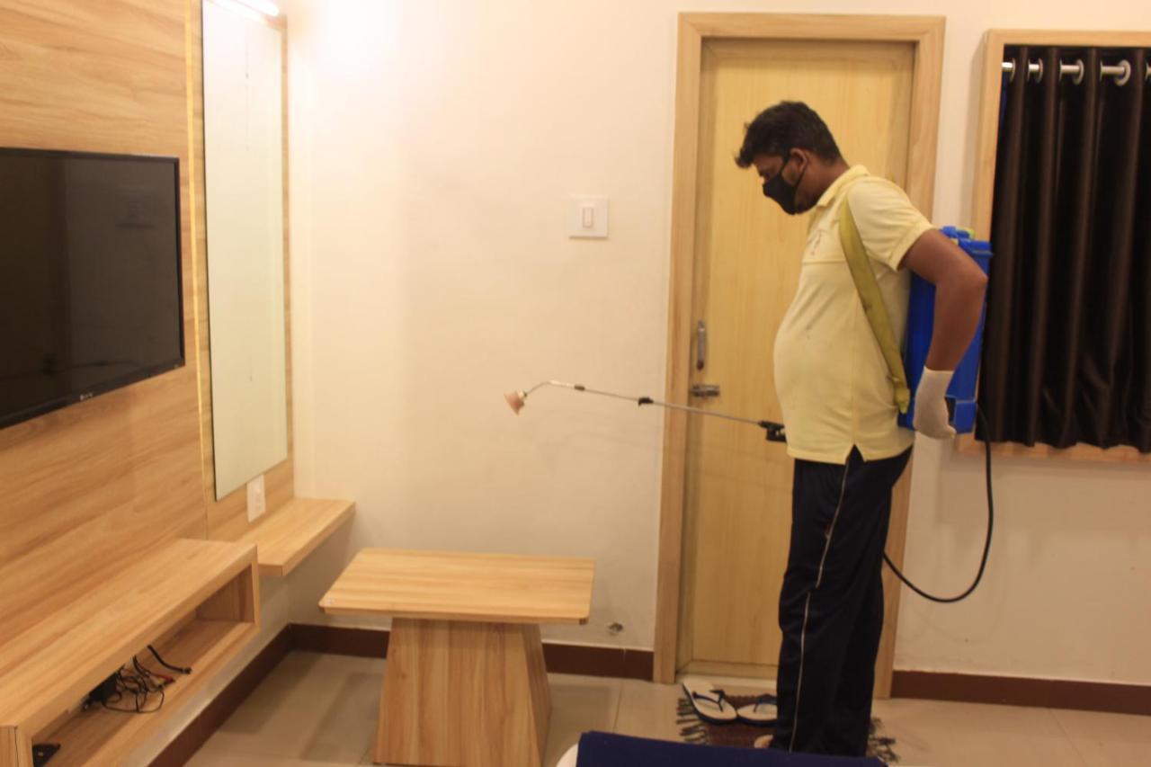 Hotel Shri Radhe Somnath Ngoại thất bức ảnh