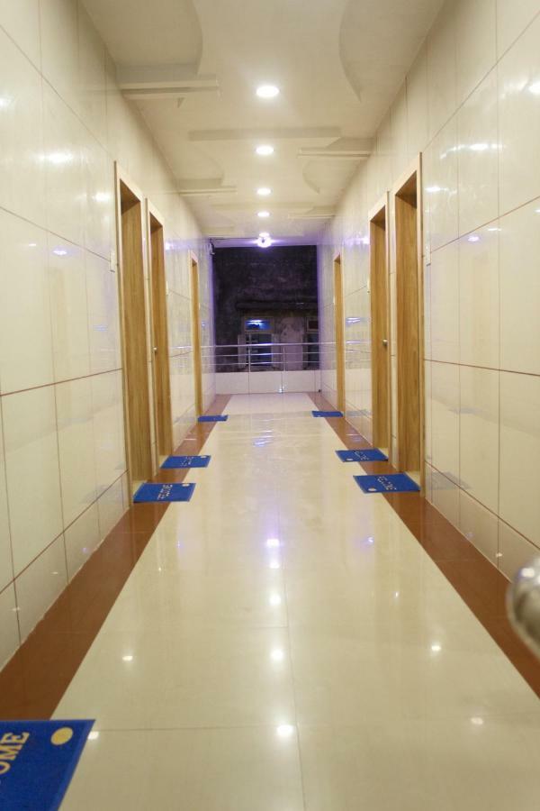 Hotel Shri Radhe Somnath Ngoại thất bức ảnh