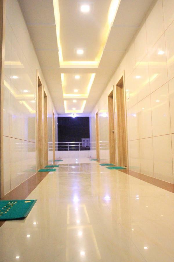 Hotel Shri Radhe Somnath Ngoại thất bức ảnh